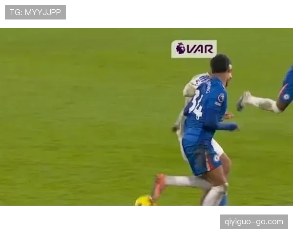 手球进球判罚为何常引发争议，VAR又如何认定手球犯规？