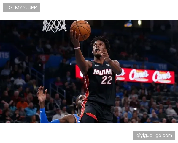 希罗无球跑动拉空为巴特勒造投，比上季更高效